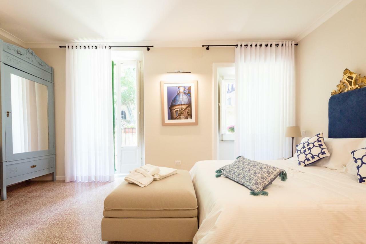 Palazzo Taranto Luxury Rooms Caltagirone Exterior foto